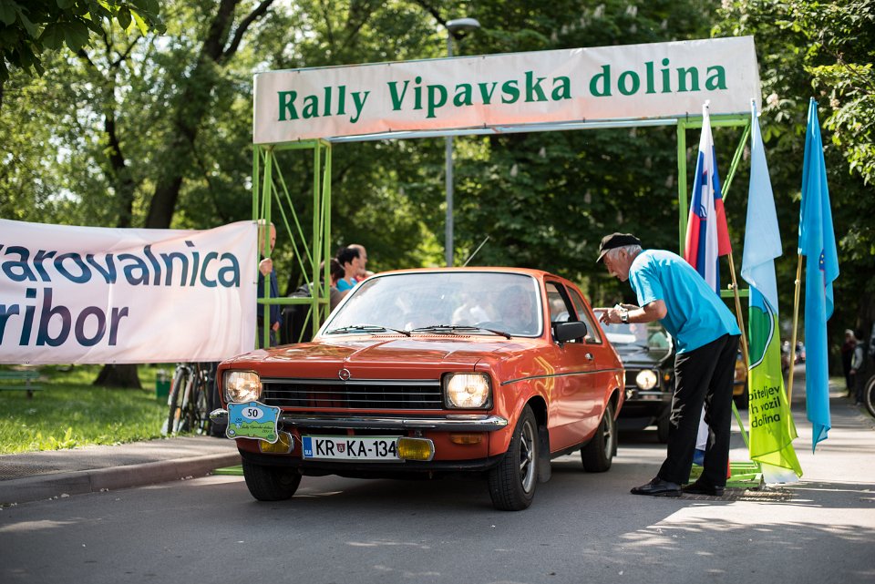 RALLYVIPAVSKADOLINA-25