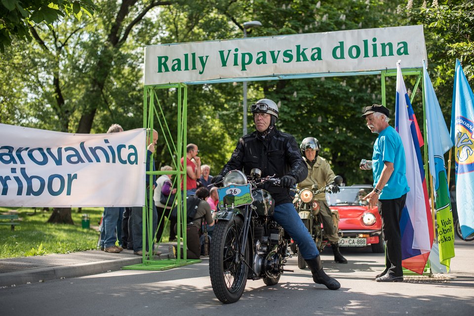 RALLYVIPAVSKADOLINA-40